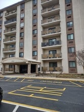 Building Photo - 27705 Valley Run Dr