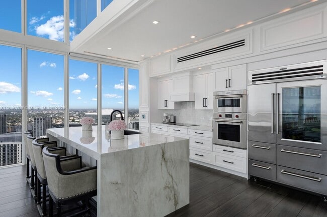 Building Photo - 888 Biscayne Blvd