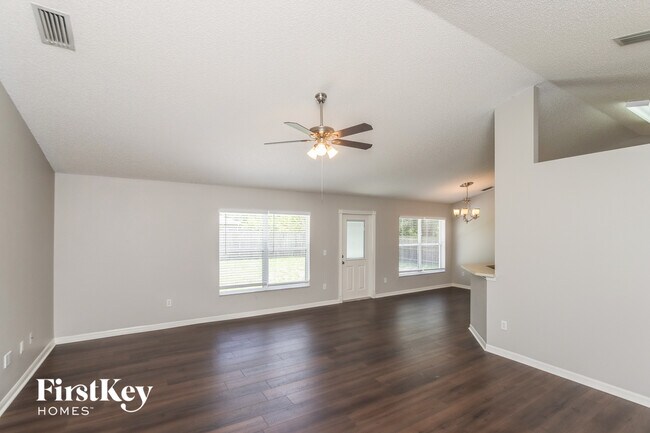 Foto del edificio - 826 Tedder Rd SE