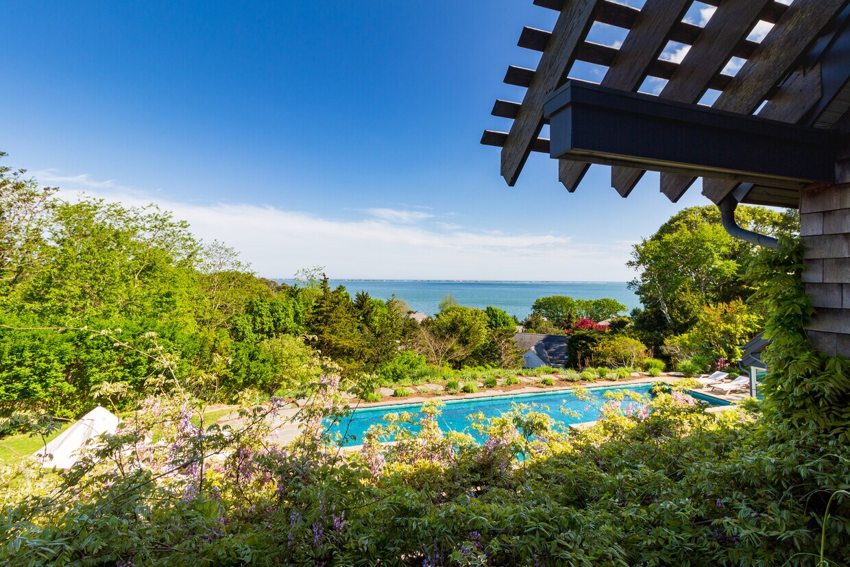 22 Knoll Rd, Southampton, NY 11968 House Rental in Southampton, NY