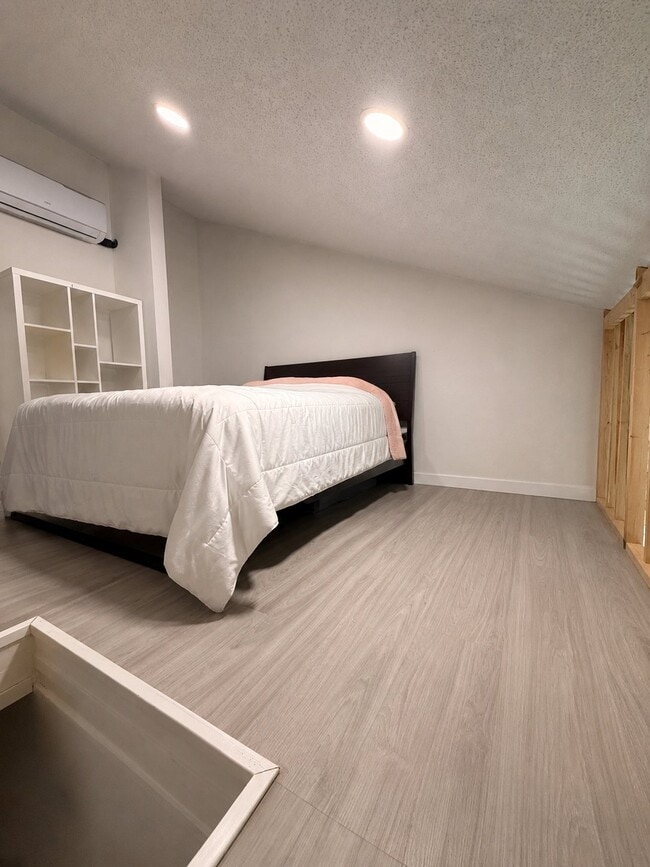 Photo - 2700 Buttonwood Ave Apartment