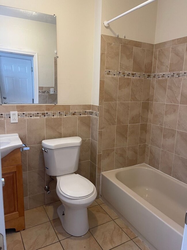 Building Photo - 5031 Hazel Ave