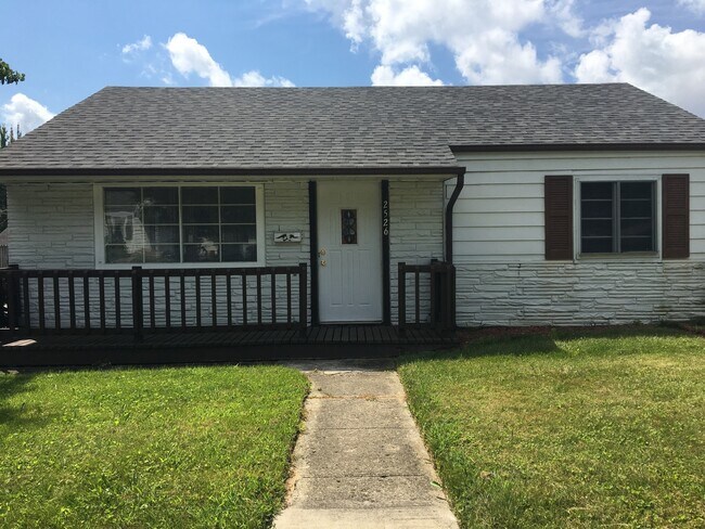 Building Photo - 3BR Ranch