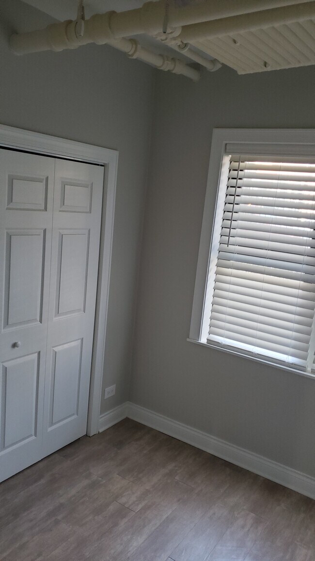 Bedroom - 7238 S Coles Ave