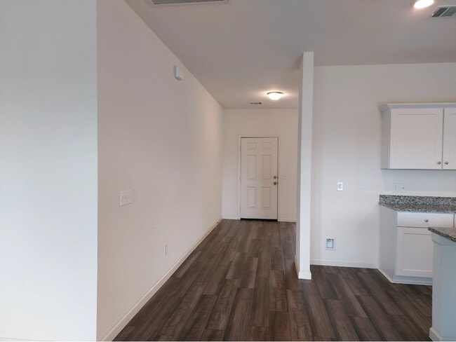 Foto del edificio - 1024 Long Bay Ct