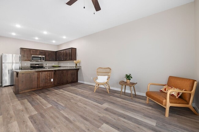 Building Photo - The Vibe Crossing