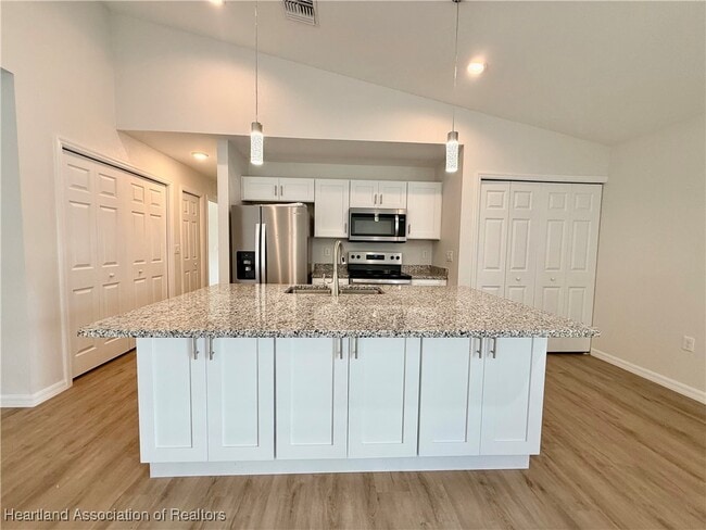 Foto del edificio - 6224 Candler Terrace