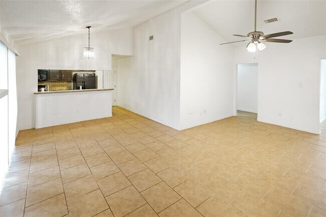 Building Photo - 2107 Hazlitt Dr