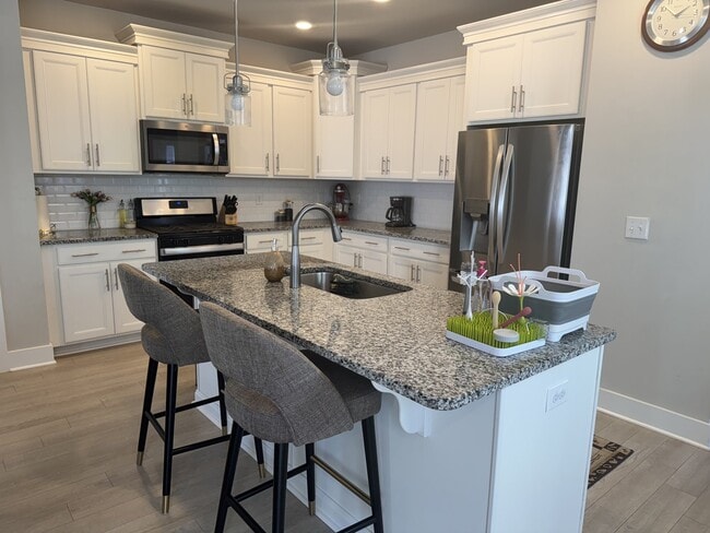 Photo - 104 Greensdale Ln Townhome