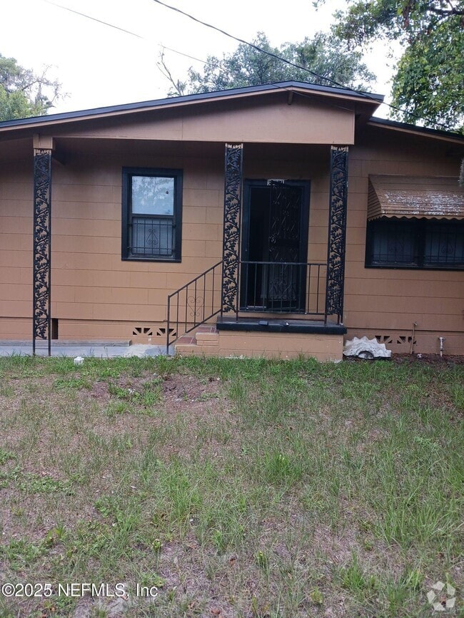 Building Photo - 6817 W Virginia Ave