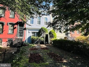 Building Photo - 333 Maryland Ave NE