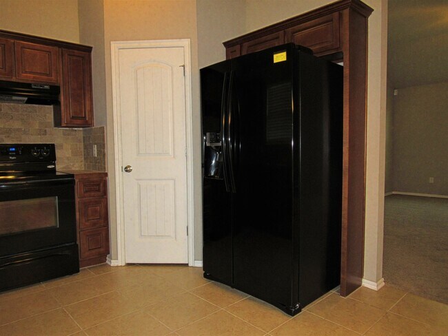 Foto del edificio - Charming Three Bedroom Home with a Storm S...