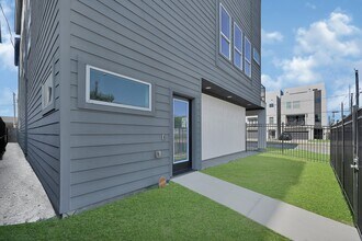 Building Photo - 3313 Baer St Building Photo - 3313 Baer St