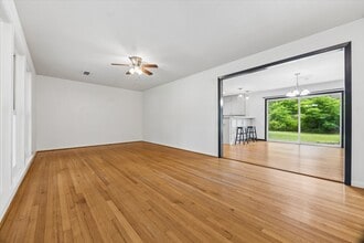 Building Photo - 5242 Beechnut St