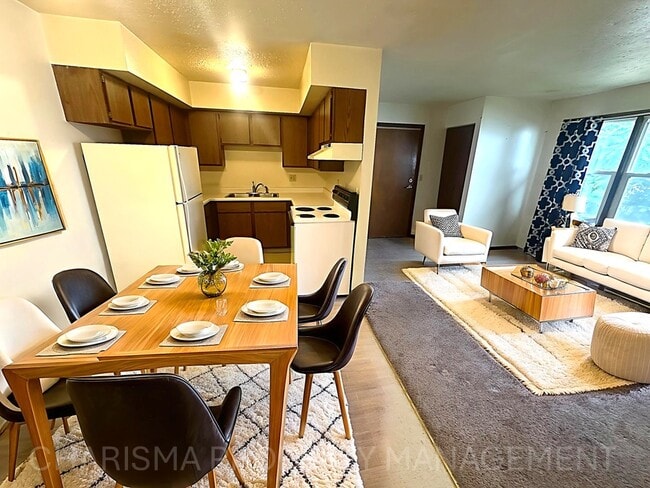 Building Photo - 513 N Main Ave