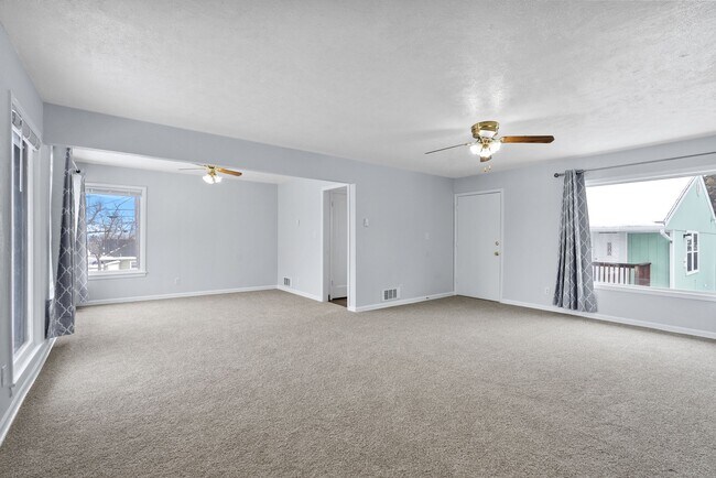 Building Photo - 109 W 3rd St