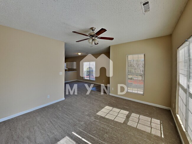 Foto del edificio - 5010 Oakley Commons Blvd