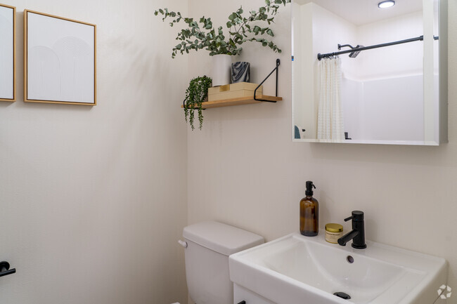 Studio A, 1BA, - 342SF - Bathroom - MERX Slabtown