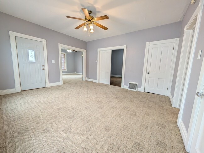 Building Photo - 306 N State St