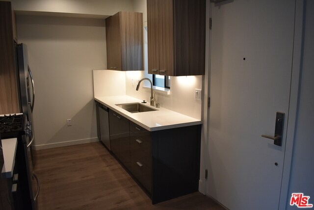Foto del edificio - 4227 McLaughlin Ave