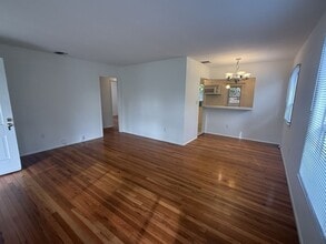 Building Photo - 610 N Fairview St