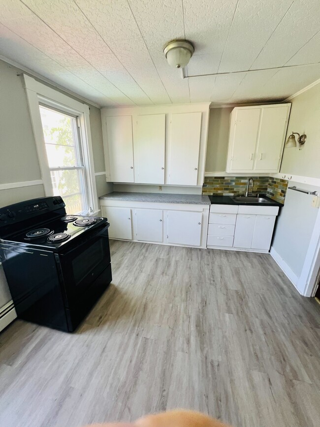 Building Photo - 97 Grant St