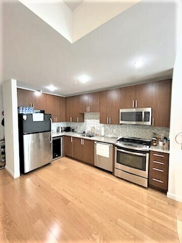 Primary Photo - 50 Oceana Dr W