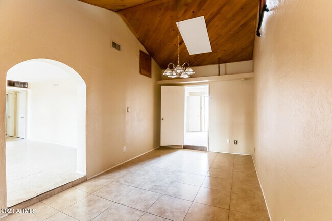 Foto del edificio - 3349 W Thomas Rd