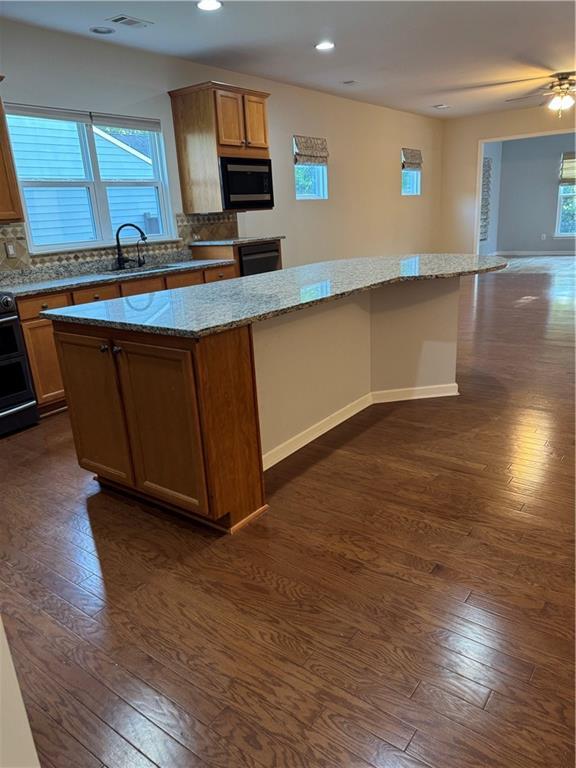 Building Photo - 2875 Goldfinch Cir