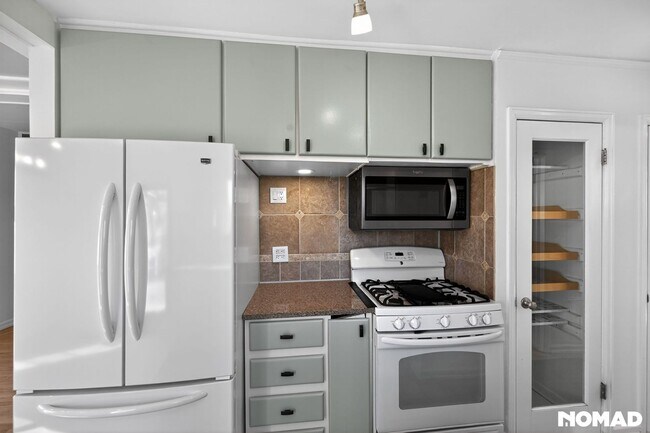 Foto del edificio - Charming 3 BR House in Lakewood