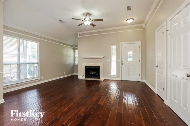 Building Photo - 5028 W Oak Highland Dr