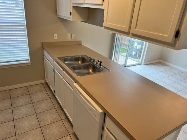 Building Photo - "Charming 2-Bed, 2-Bath Townhouse Retreat ...