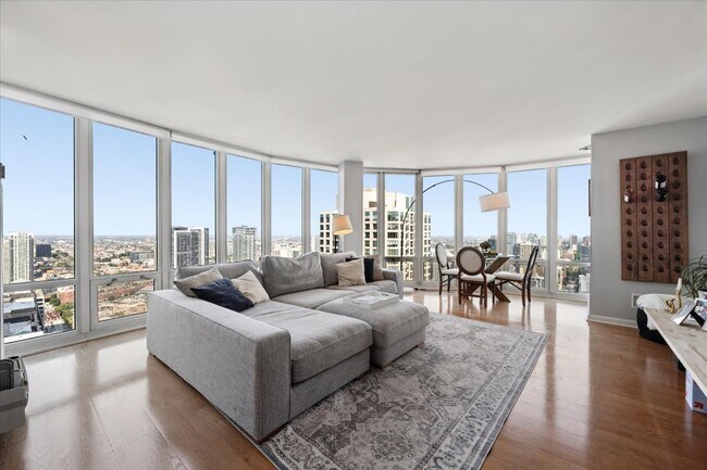 Foto del edificio - 345 N LaSalle St
