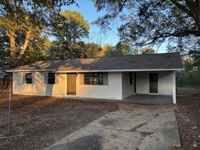 Building Photo - 366 Concourse Rd