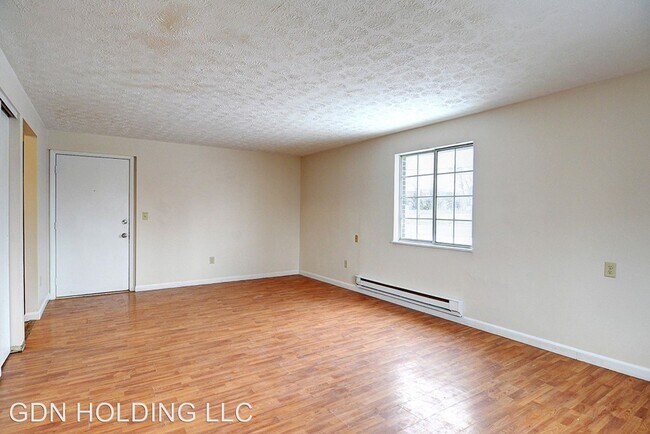 Building Photo - 305-325 Bellbrook Ave