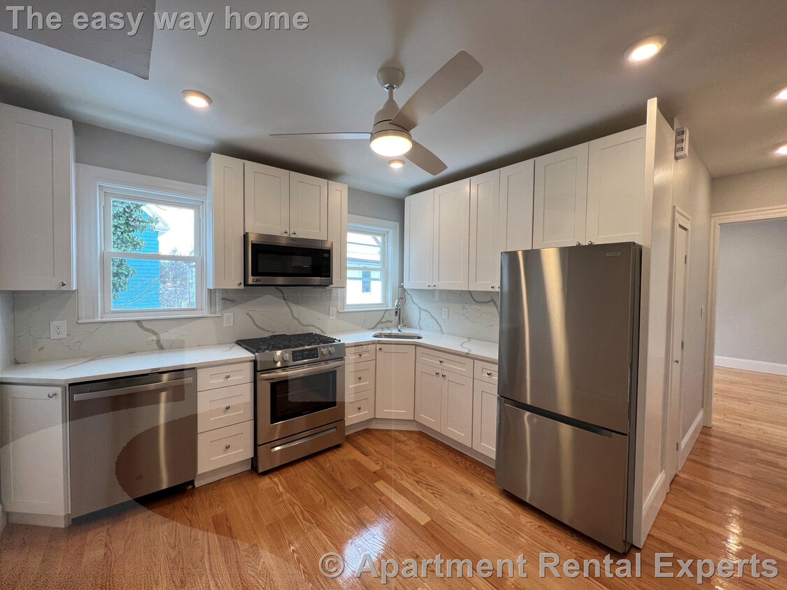 Photo - 11 Burnham St Unit #2
