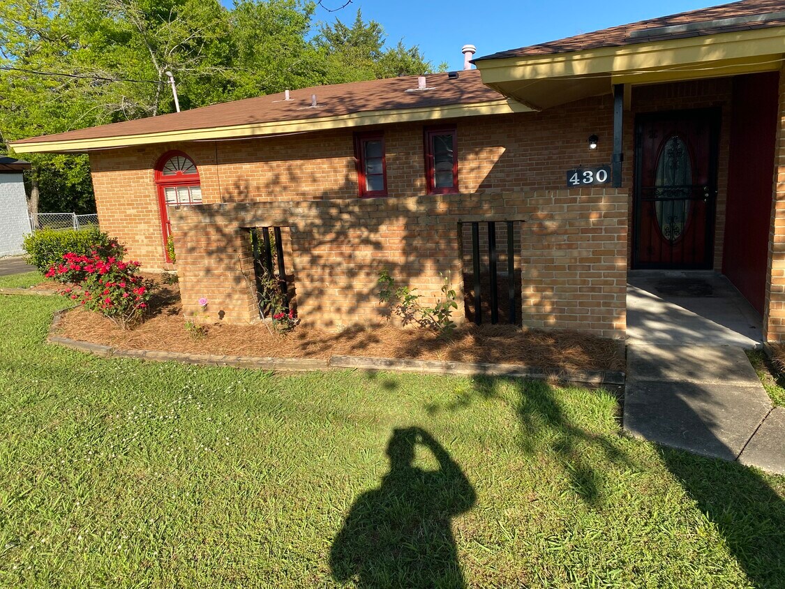 Foto principal - 430 Green Leaf Dr