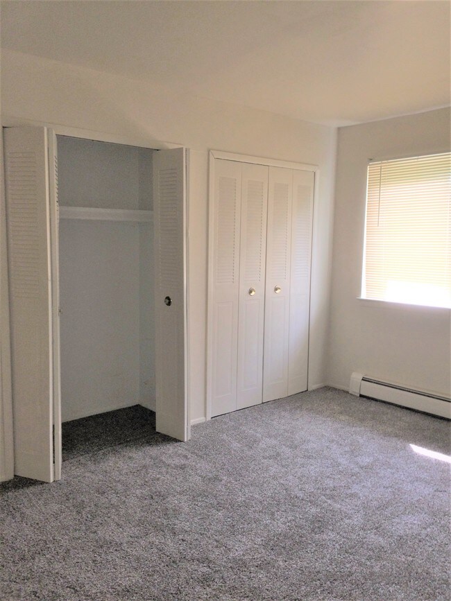 master bedroom - 11524 Warren Blvd