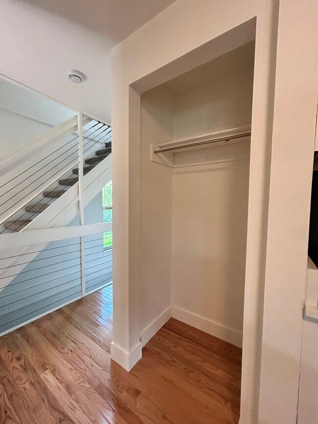Building Photo - Hidden Gem in South Boulder! Newly Renovat...