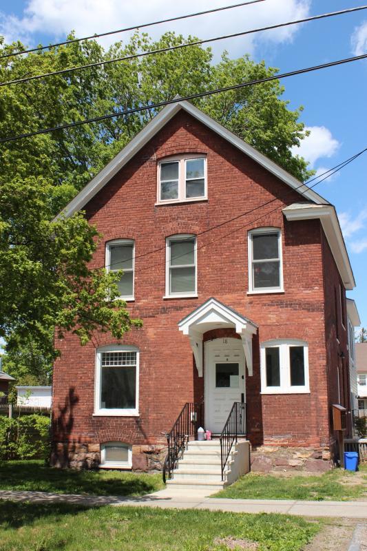 Photo - 18 Monroe St House