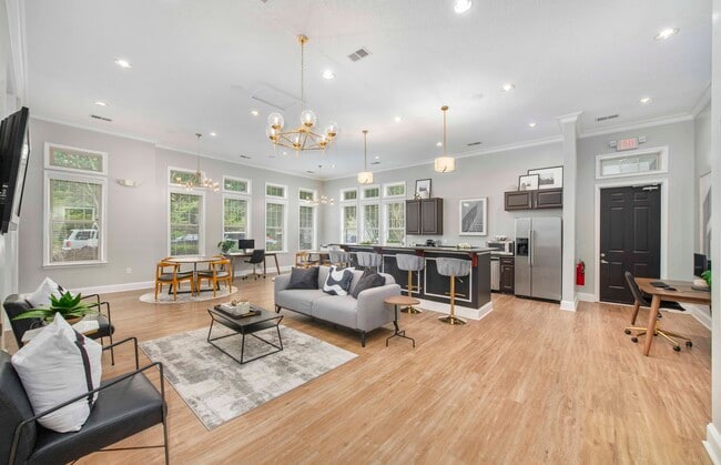 Building Photo - MAA Huntersville