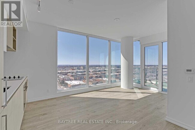Photo du bâtiment - 1000 Portage Pkwy