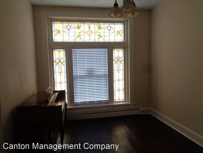 Building Photo - 4 br, 2 bath House - 3403 Bank St.
