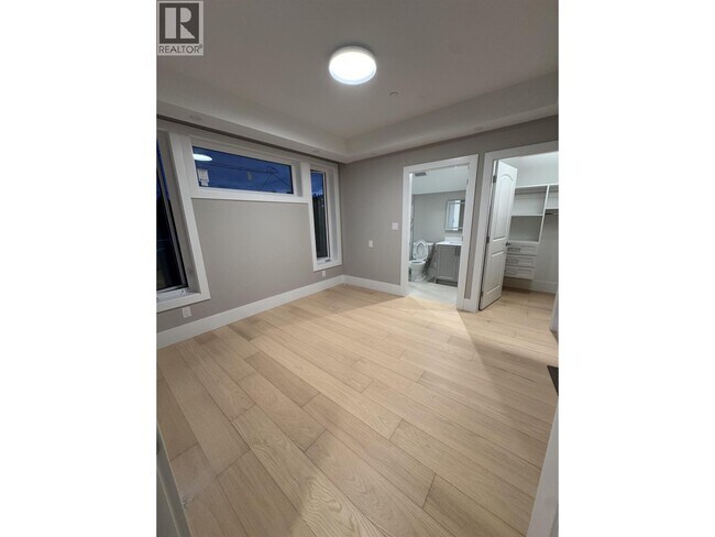 Photo du bâtiment - 3-4690 W 6 AVENUE