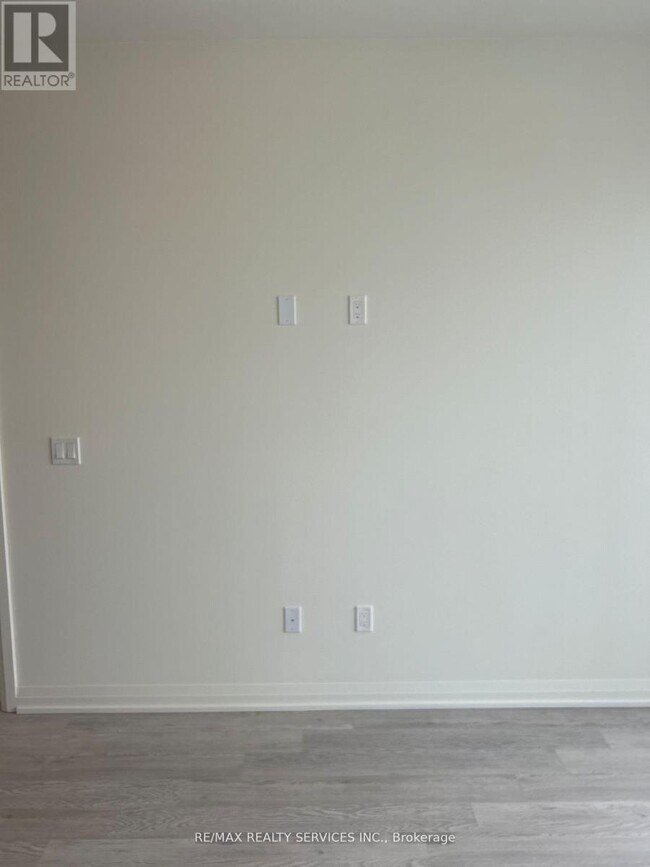 Photo du bâtiment - 1415 Dundas St E