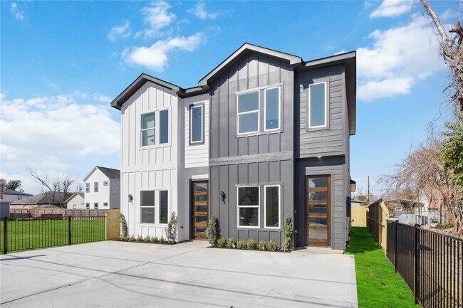 Foto del edificio - 7961 Henson St