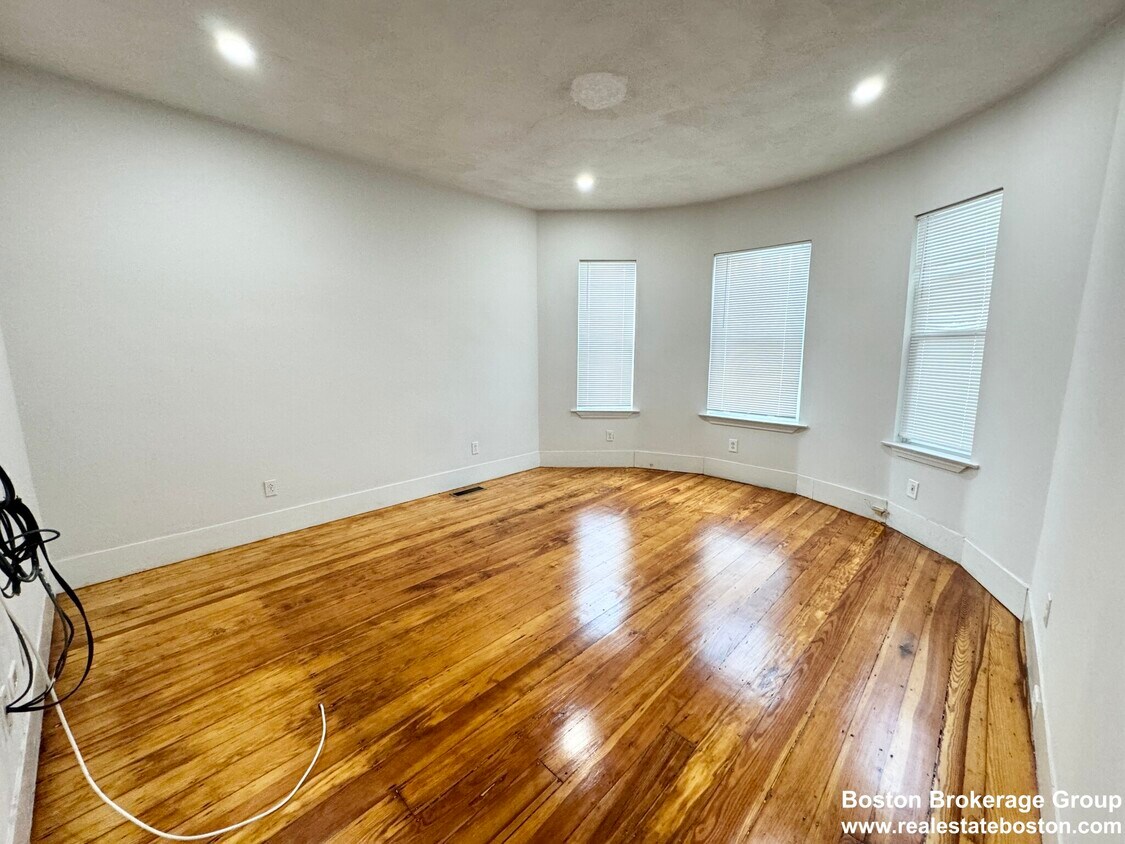 Foto principal - 11 Pond St