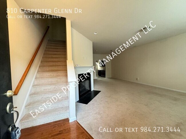 Foto del edificio - 810 Carpenter Glenn Dr