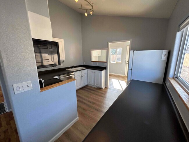Foto del edificio - 5581 Clay St