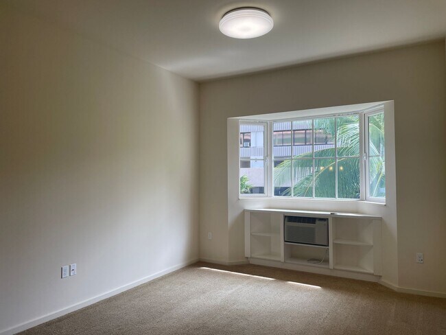 Foto del edificio - Cove Waikiki - Quiet, 5th Floor Condo w/ 10' Ceilings